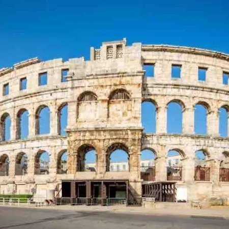 Center Near Arena-pula Pula